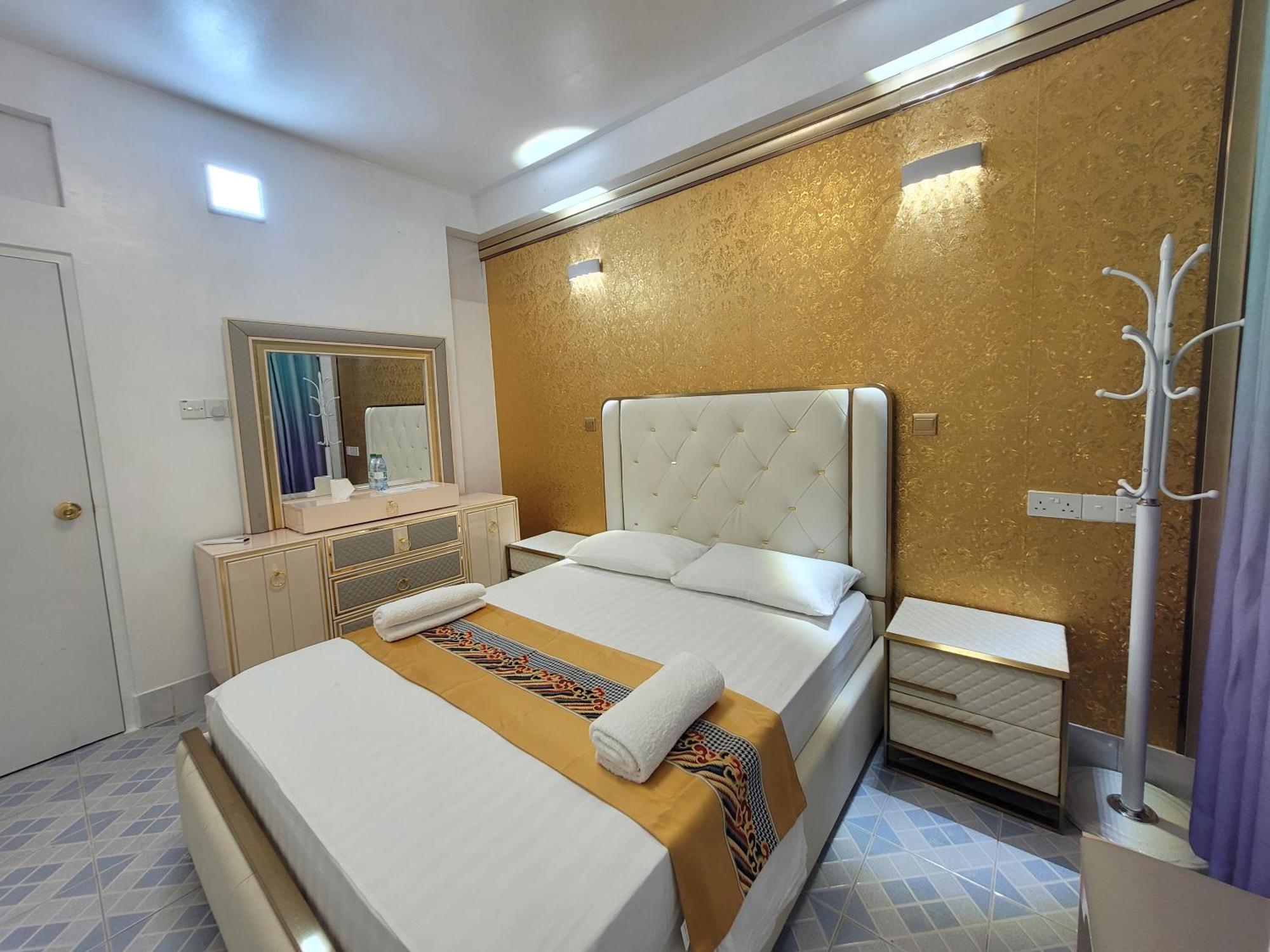 Apartmán Ontrack Travel Male Exteriér fotografie
